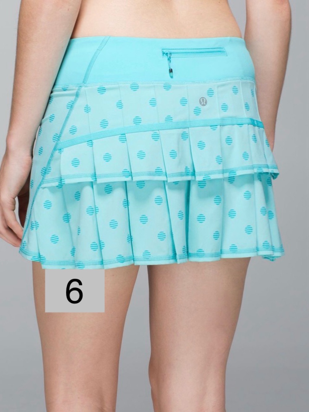 Lululemon Vintage (early 2010s) Pace Setter skirt - Size 6 - Aqua polka dots